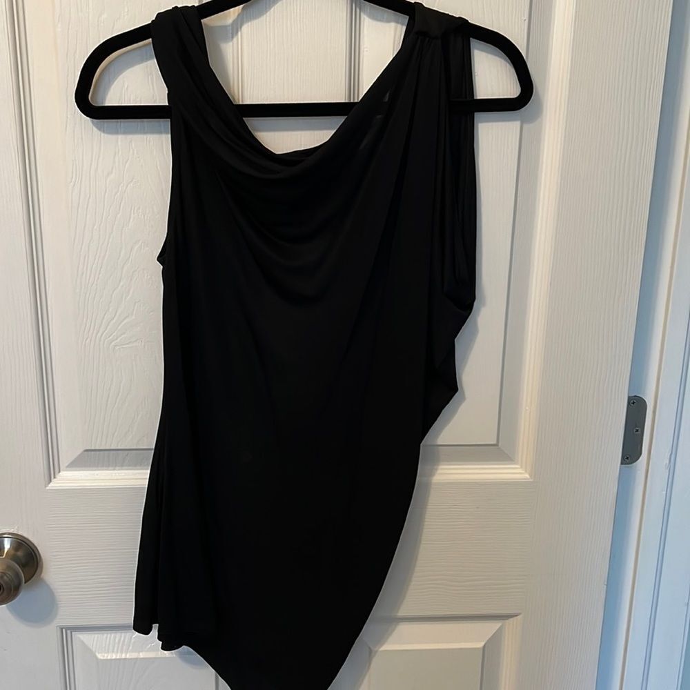 BCBG NWT black medium backless Jela top paid 110-